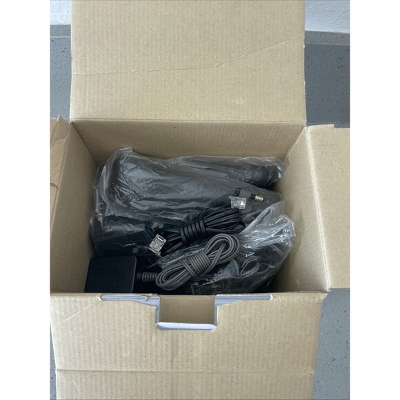 Panasonic KX-TGE633 DECT 6.0 Expandable Cordless Phone with Digital Answering - Picture 6 of 16